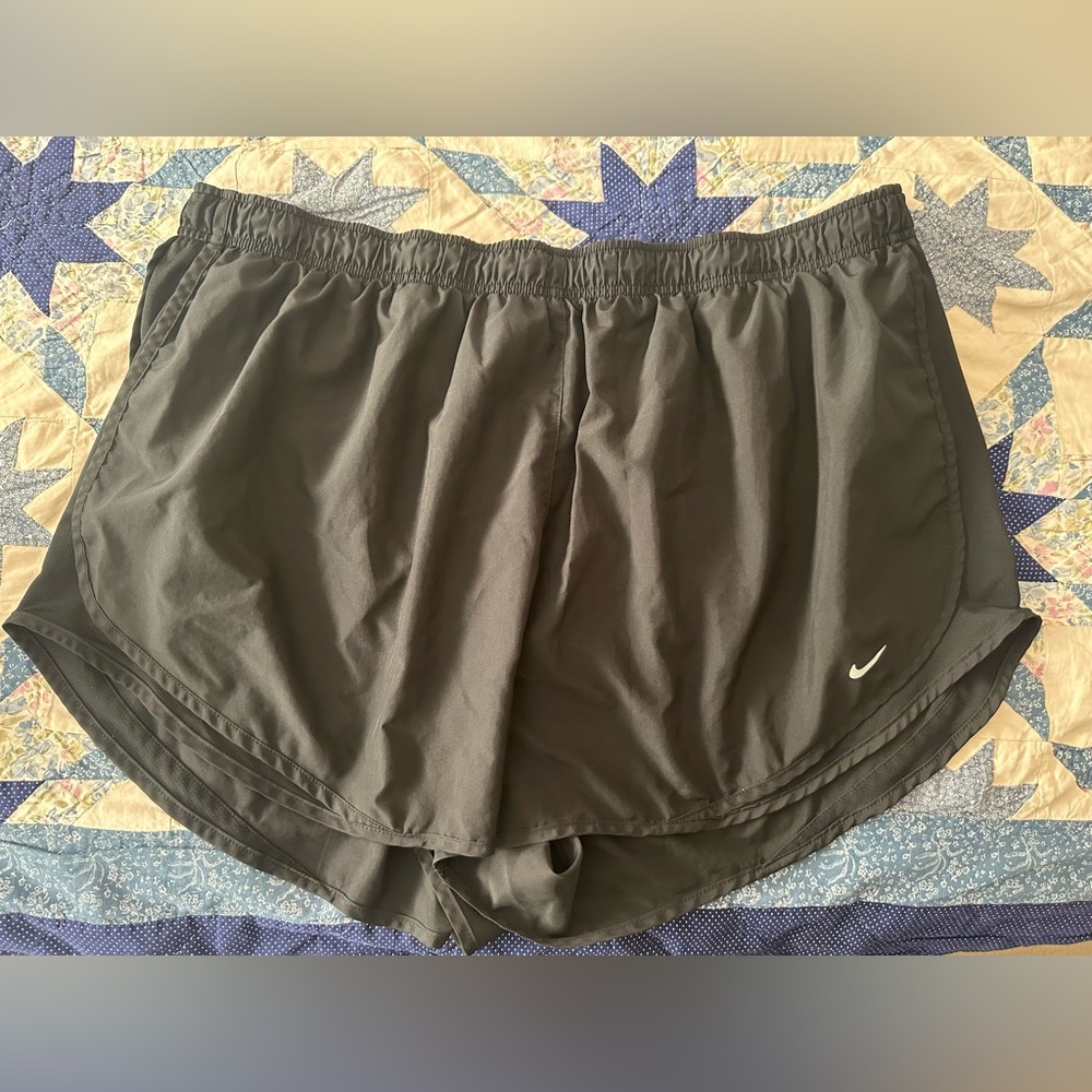 Nike Women's Black Tempo Running Shorts 3X